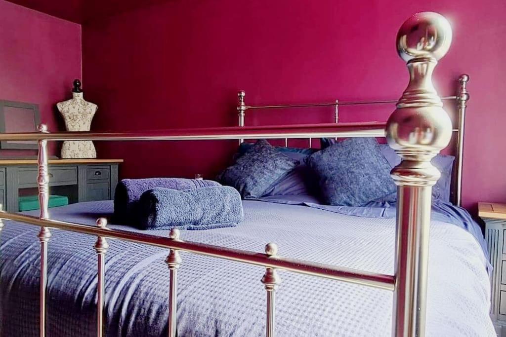 The Wolf'S Den Apartment Patrington Luaran gambar