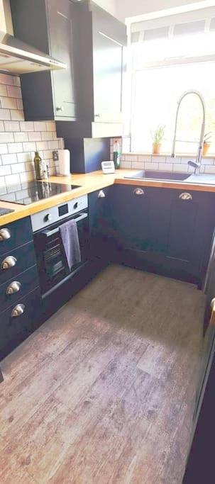 The Wolf'S Den Apartment Patrington Luaran gambar